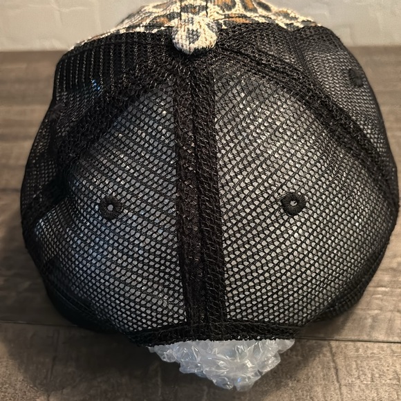 Hat - Picture 3 of 7